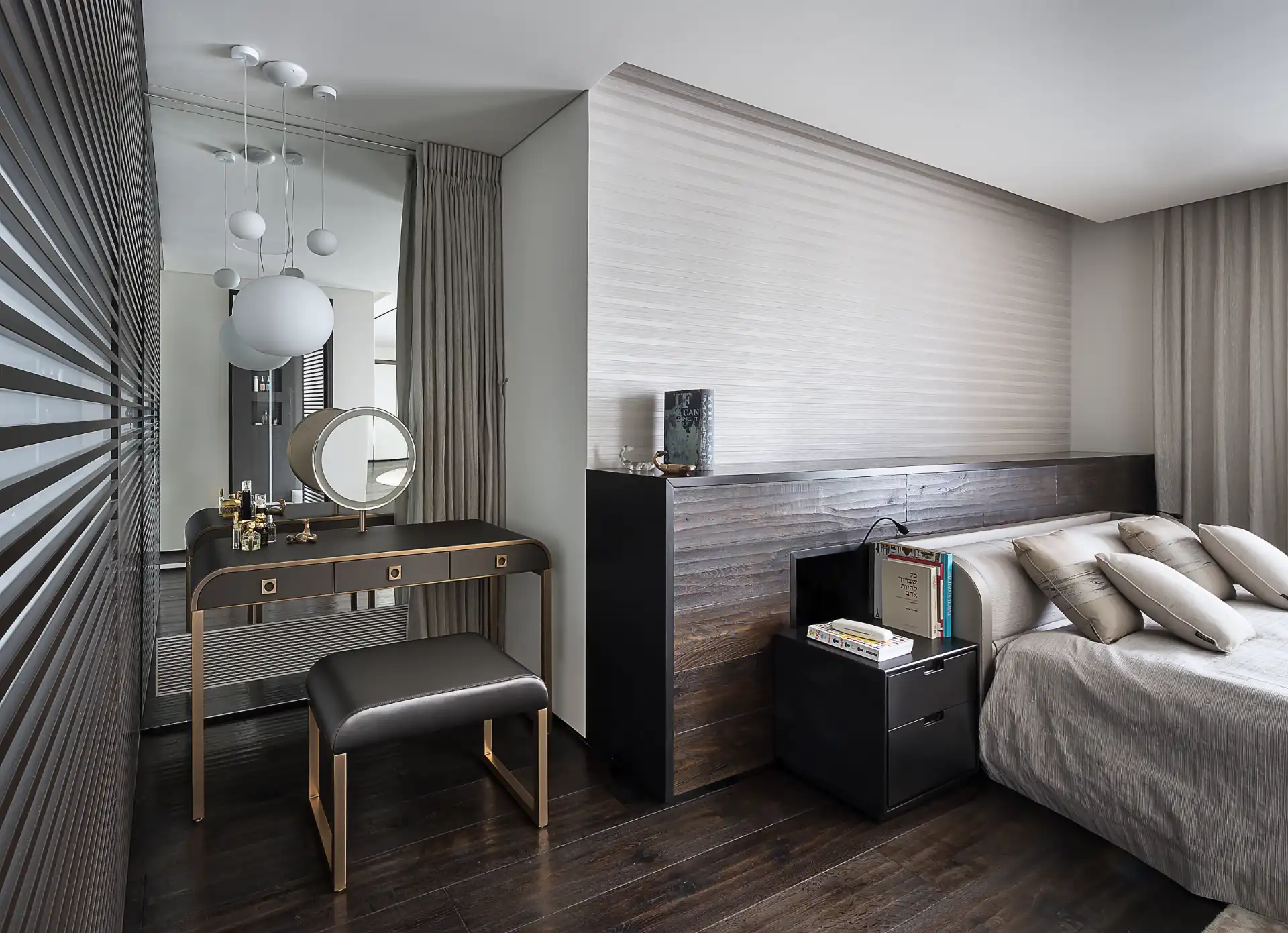 Dresse bedroom